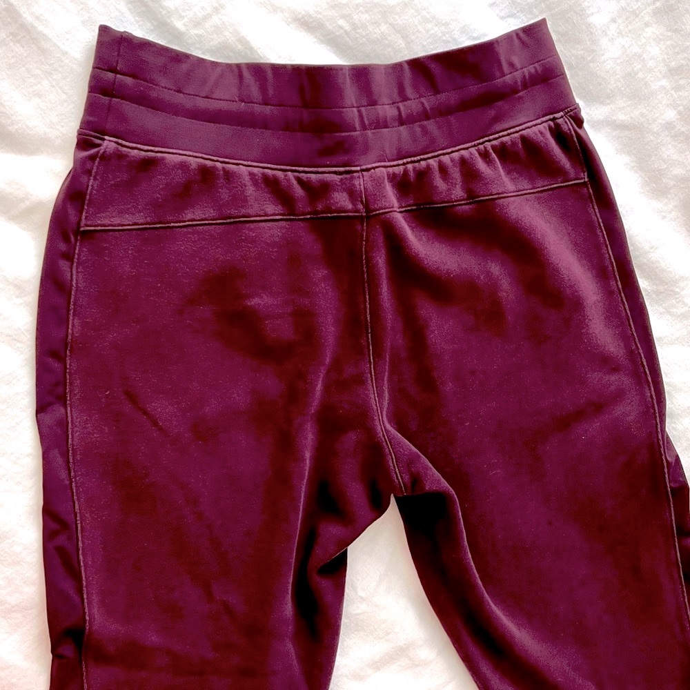 Lululemon High Rise Joggers - Picture 7 of 13